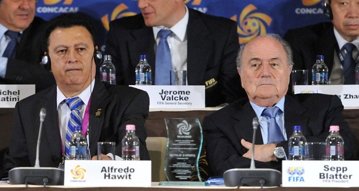 FIFA ethics court bans arrested VPs Napout, Hawit